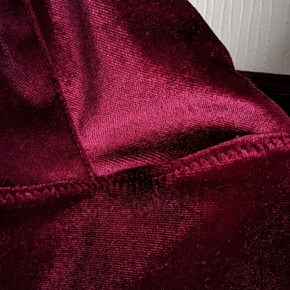 Velvet Bralette - Picture 3 of 4